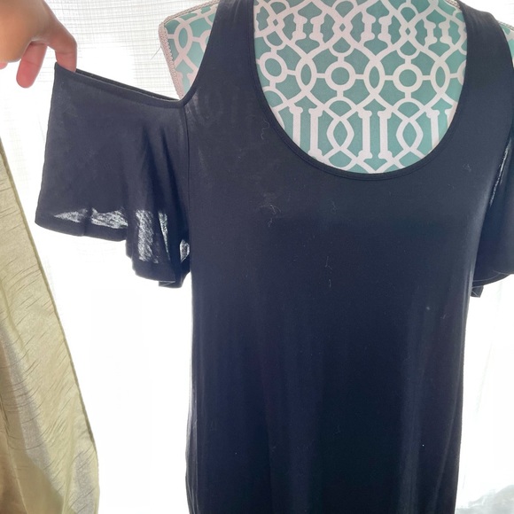 Forever 21 Black Cold Shoulder Shift Dress - Picture 4 of 15